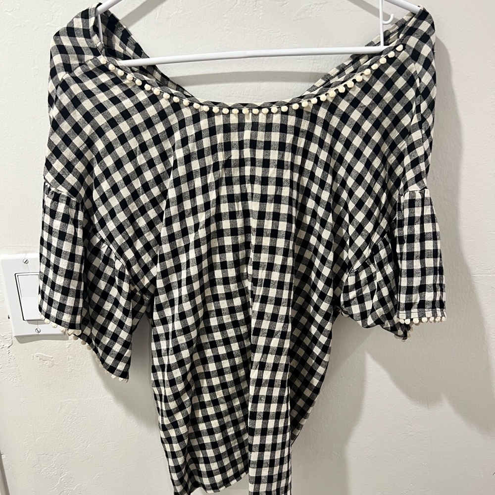 Black and white check gingham patter top